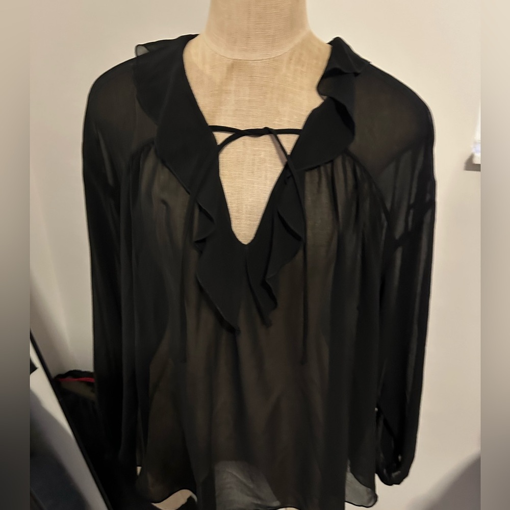 Aritzia Wilfred Kissa Blouse in Black Size Medium